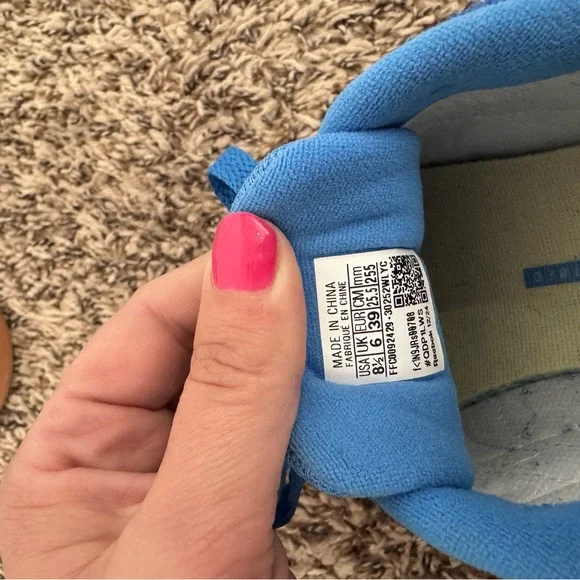 Reebok Sky Blue and White Athletic Shoes - Picture 3 of 5